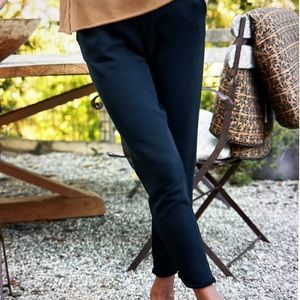 Frank Eileen - Christine tulip ankle sweatpant navy, medium.